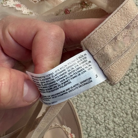 Wacoal Bra / nude with delicate lace 36 AA - Picture 7 of 7